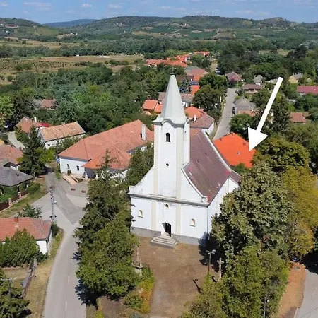 Lägenhet Parokia Es Coworking A Balaton Mellett Kaptalantoti
