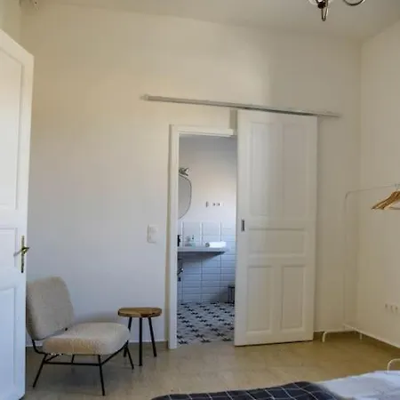 Parokia Es Coworking A Balaton Mellett Apartment