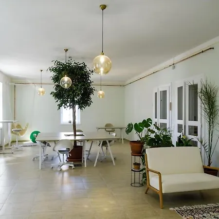 Lägenhet Parokia Es Coworking A Balaton Mellett *