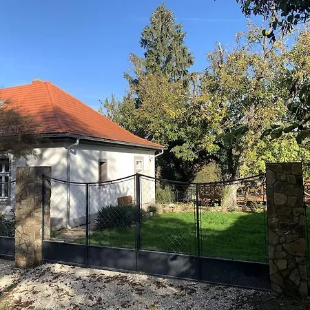 Parókia és Coworking A Balaton Mellett Apartman *