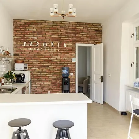 Lägenhet Parokia Es Coworking A Balaton Mellett Kaptalantoti
