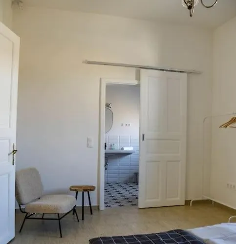 Parokia Es Coworking A Balaton Mellett דירה